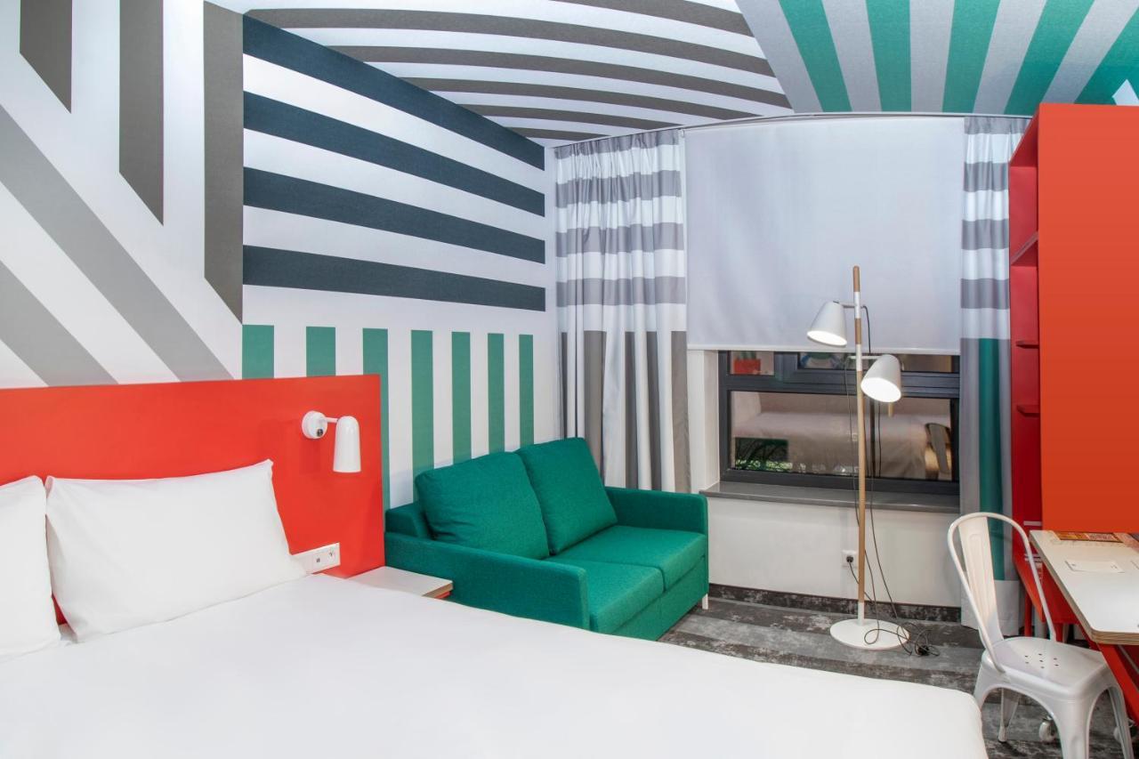 Ibis Styles Warszawa Centrum Luaran gambar