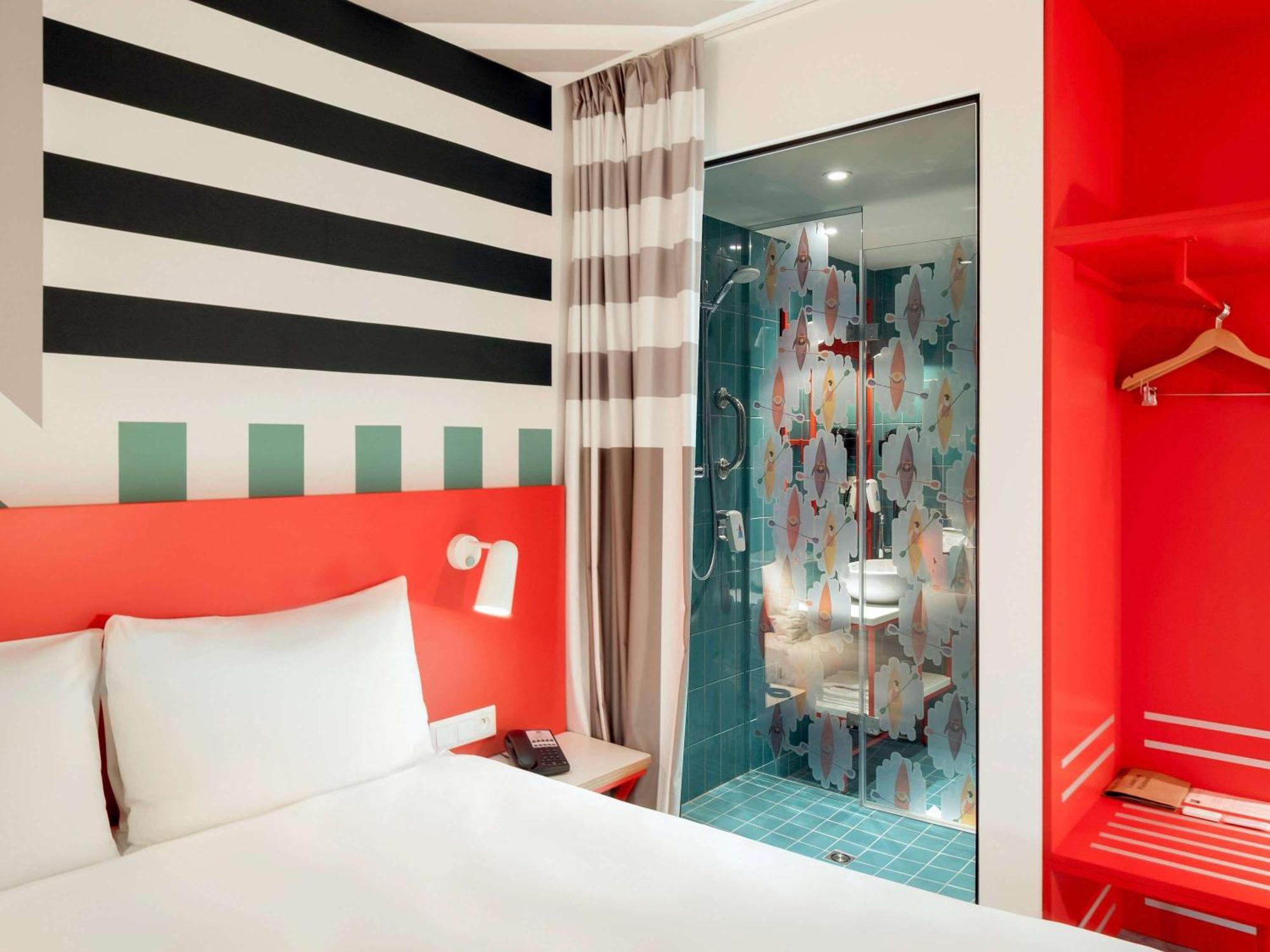 Ibis Styles Warszawa Centrum Luaran gambar