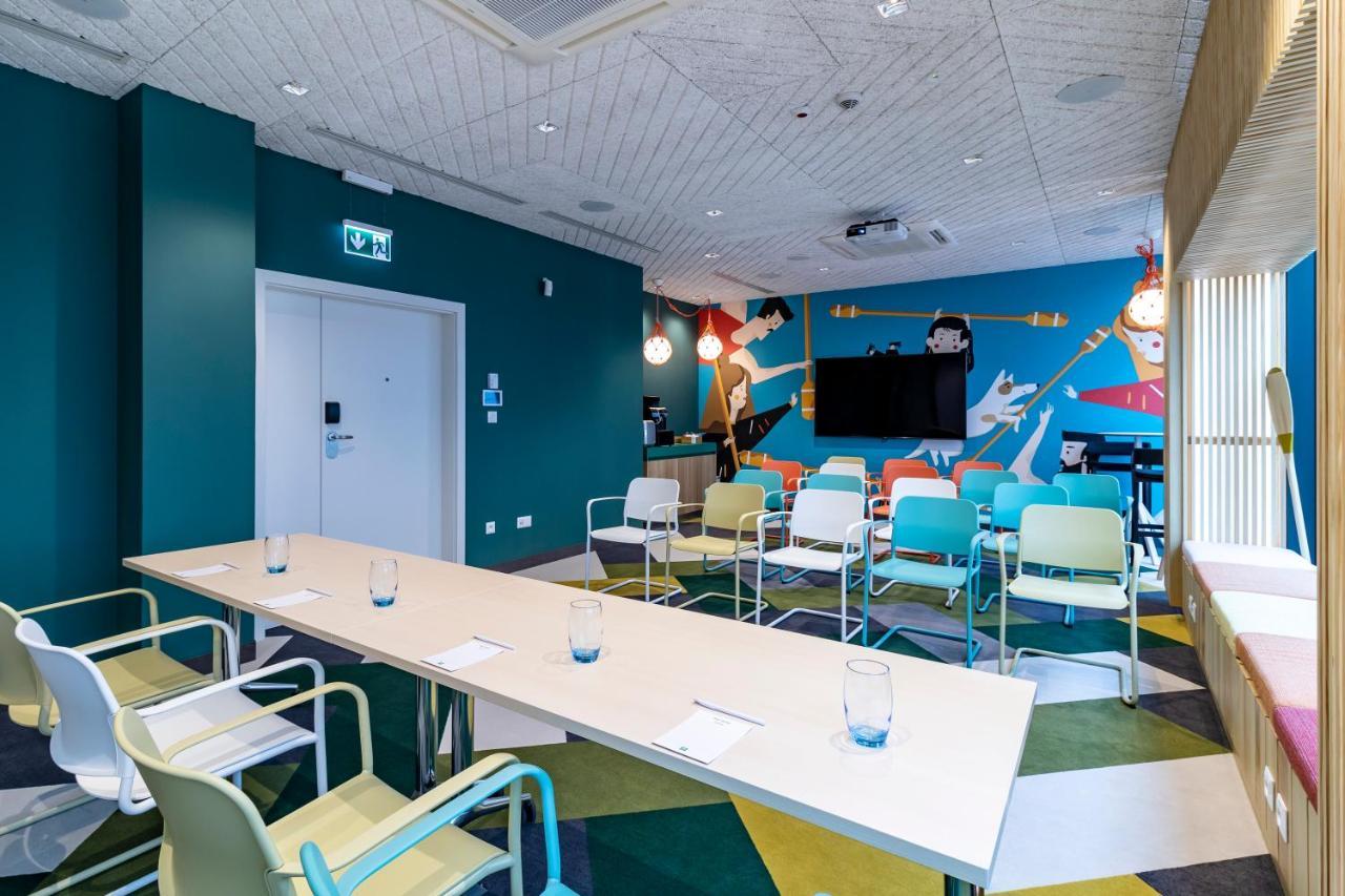 Ibis Styles Warszawa Centrum Luaran gambar