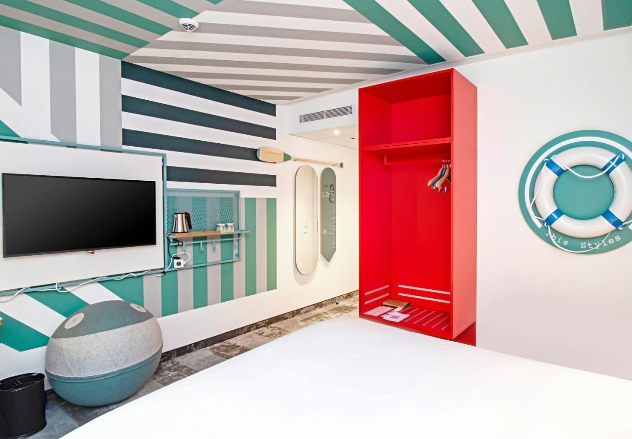 Ibis Styles Warszawa Centrum Luaran gambar