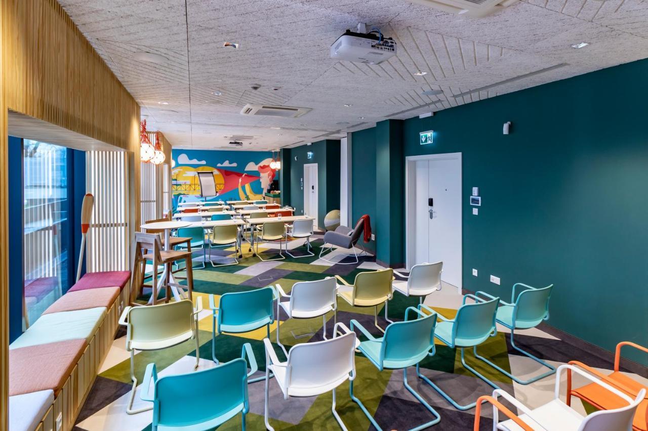 Ibis Styles Warszawa Centrum Luaran gambar