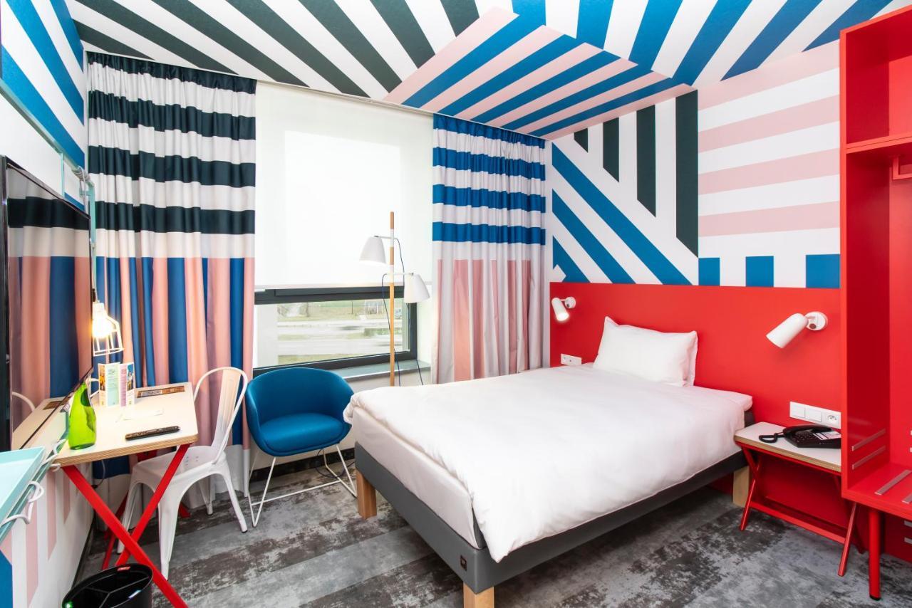 Ibis Styles Warszawa Centrum Luaran gambar