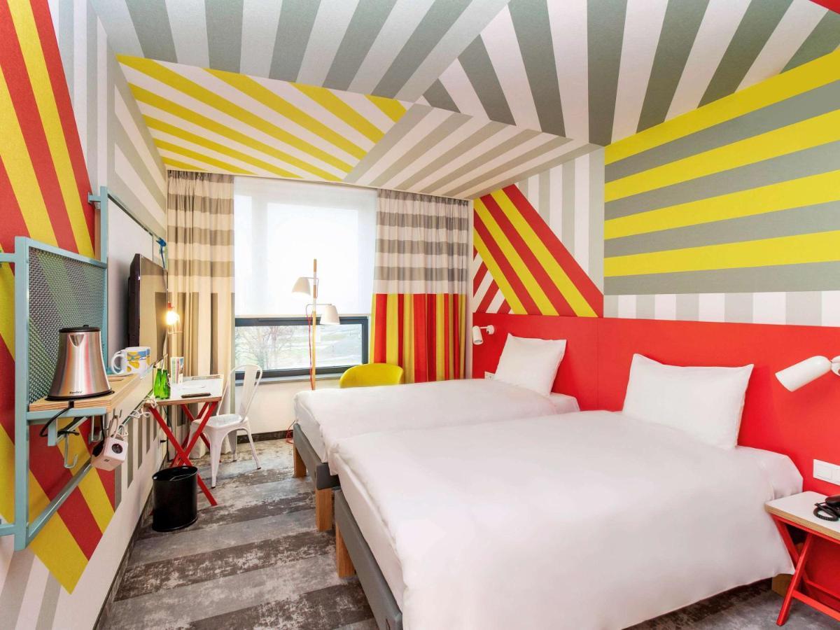 Ibis Styles Warszawa Centrum Luaran gambar
