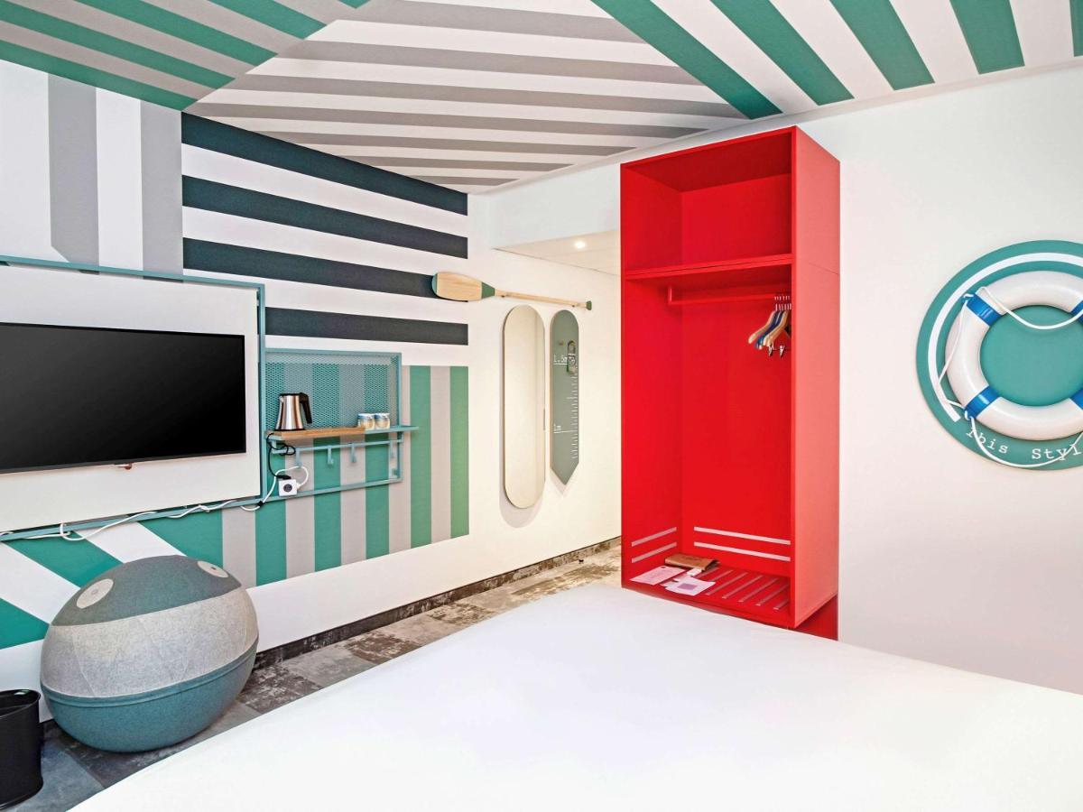 Ibis Styles Warszawa Centrum Luaran gambar