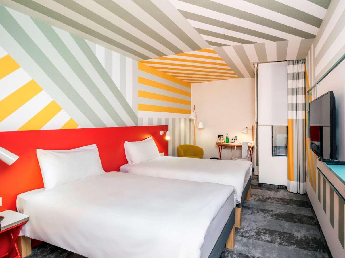 Ibis Styles Warszawa Centrum Luaran gambar